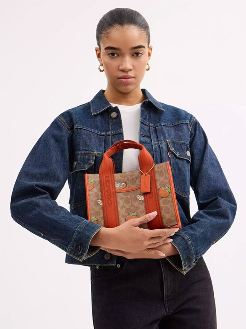 COACH Smith Tote Bag 24 In Signature Canvas With Orange Print - Image 5