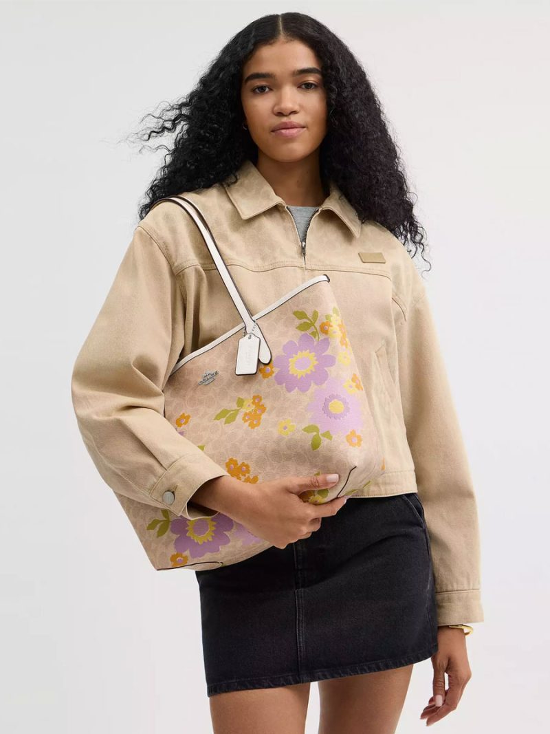 COACH City Tote Bag In Signature Canvas With Floral Print - Image 5