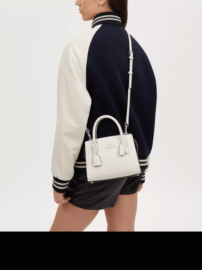 COACH Andrea Carryall - Image 5