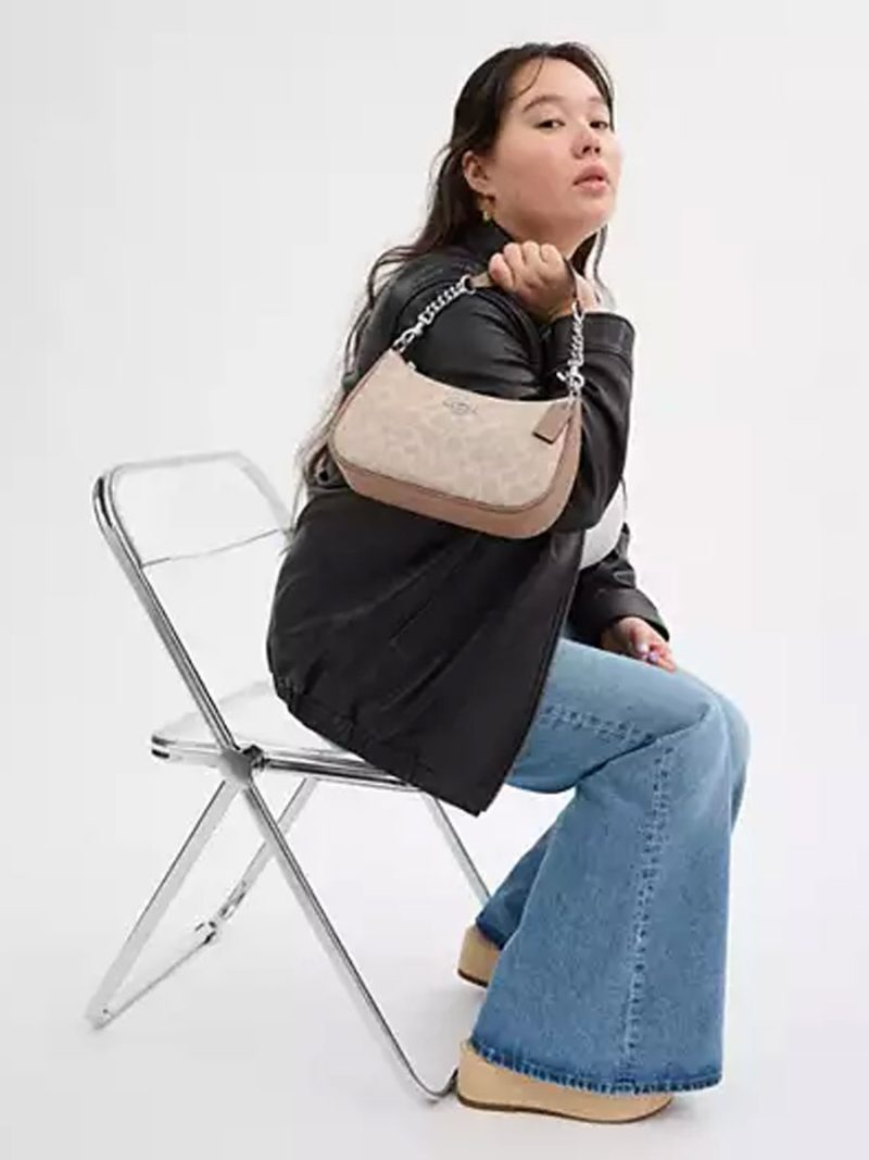 COACH Teri Shoulder Bag In Signature Canvas - Image 5