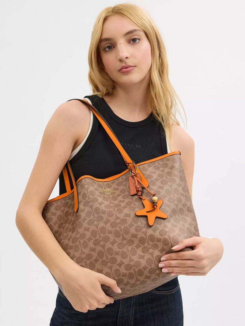 COACH City Tote Bag In Signature Canvas With Star Charm - Image 5
