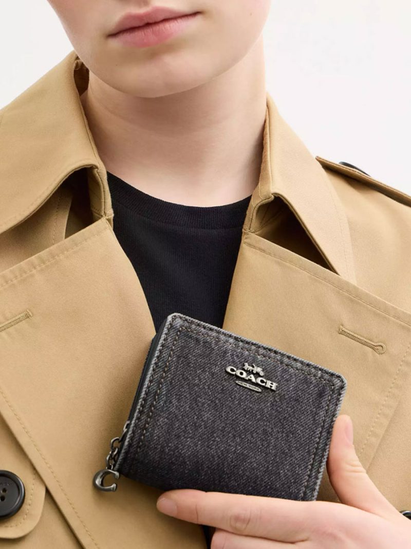 COACH Snap Wallet - Image 3