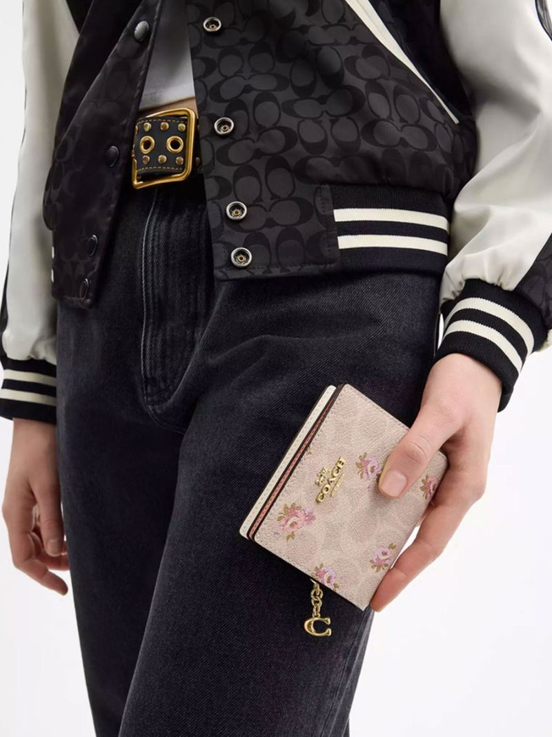 COACH Snap Wallet In Signature Canvas With Floral Print - Image 4
