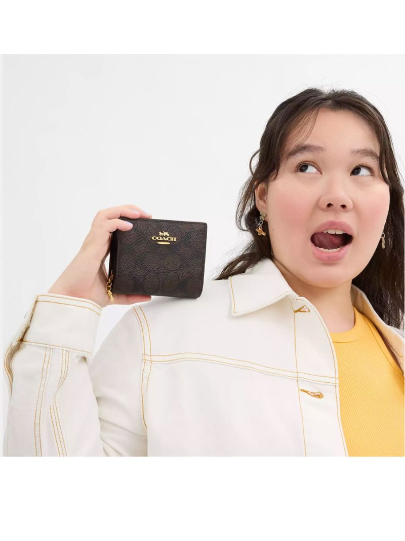 COACH Snap Wallet In Signature Canvas - Image 3