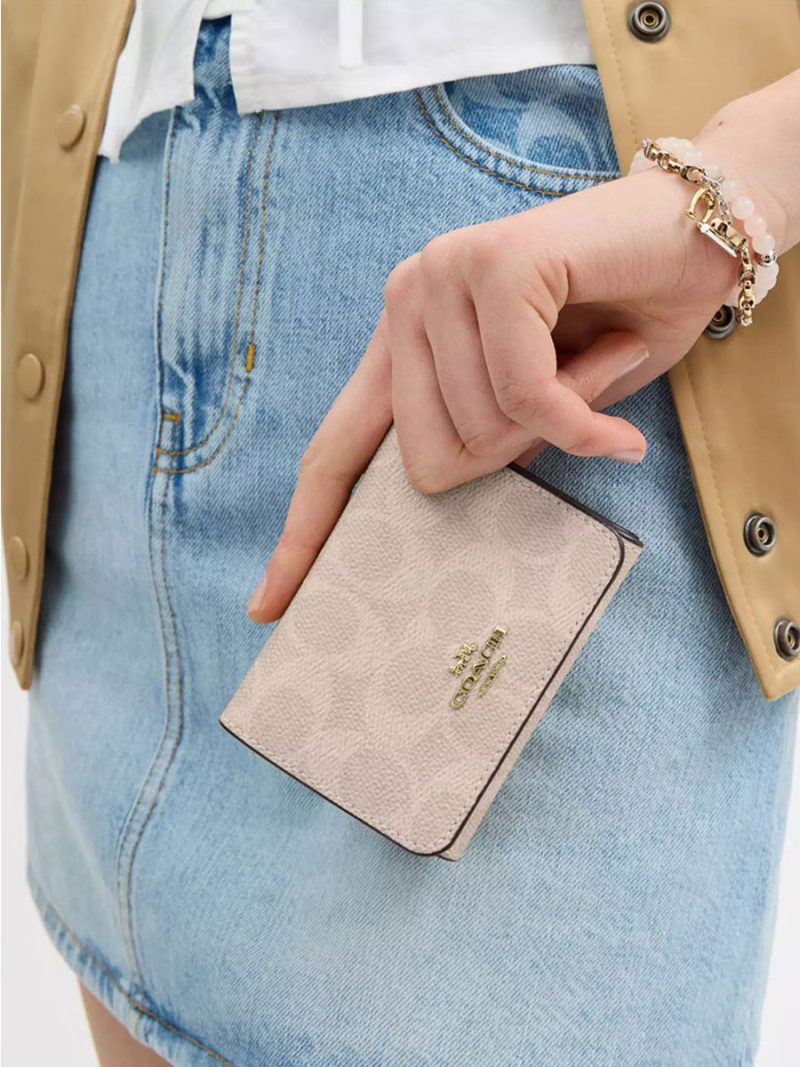 COACH Card Holder Wallet In Blocked Signature Canvas - Image 6