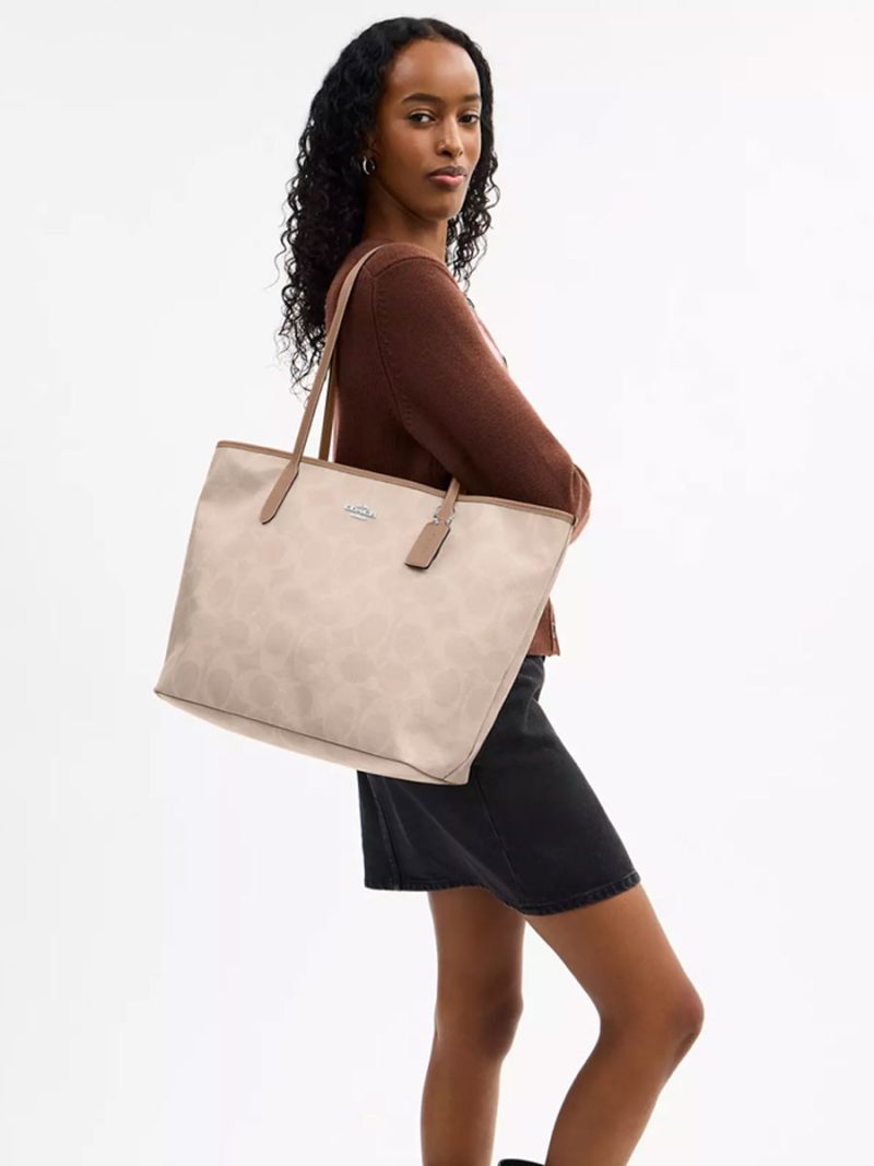 COACH Large City Tote Bag In Maxi Signature Canvas - Image 2